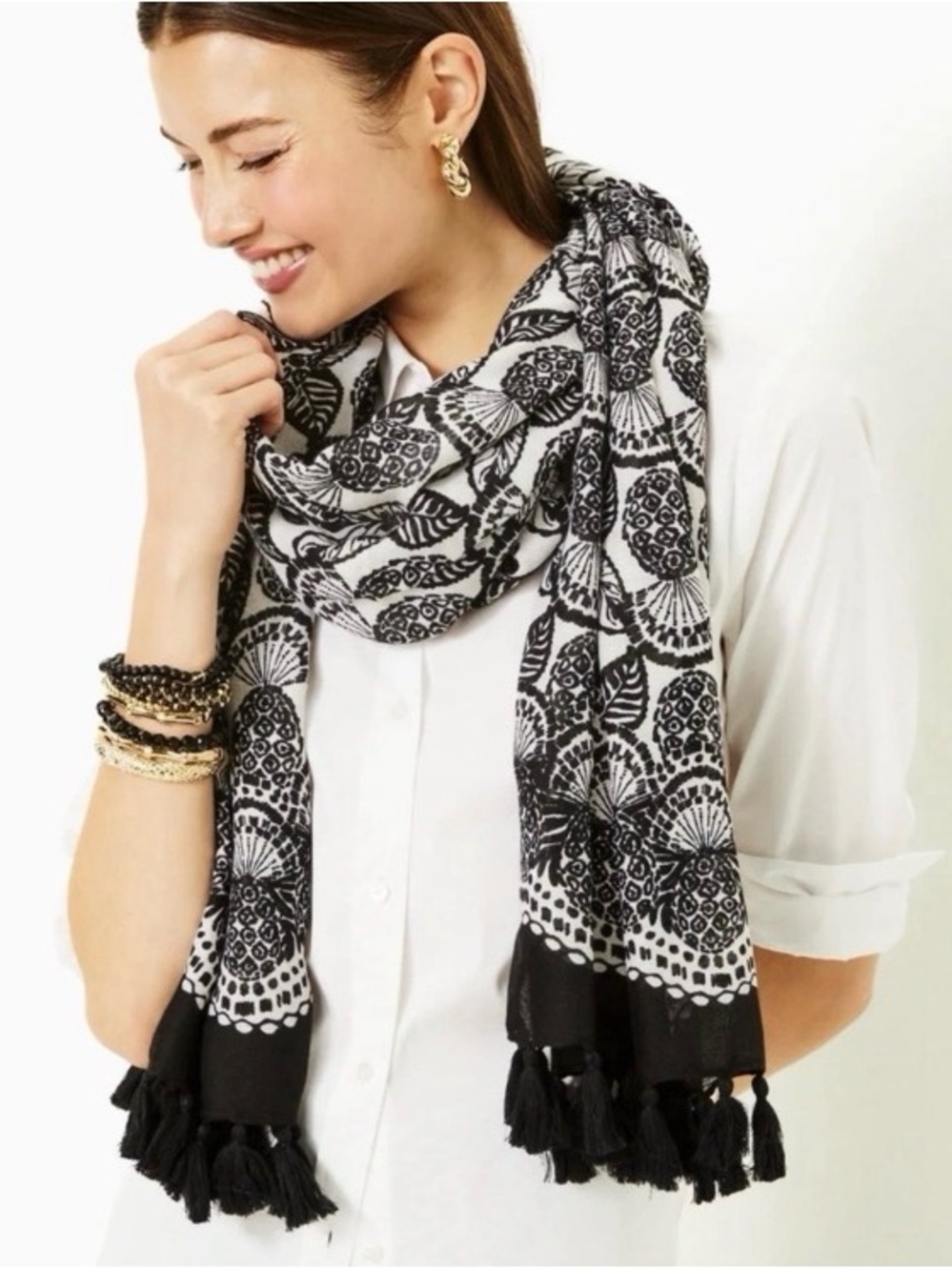Lilly Pulitzer Resort Scarf Pineapple Princess black white tassels v large NWOT